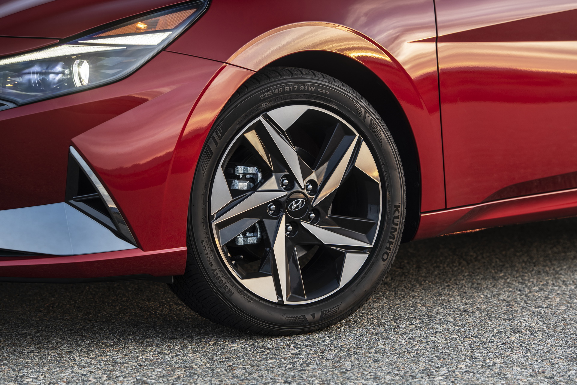 2021 Hyundai Elantra Debuts With Four-Door Coupe Body, New +50MPG Hybrid Variant