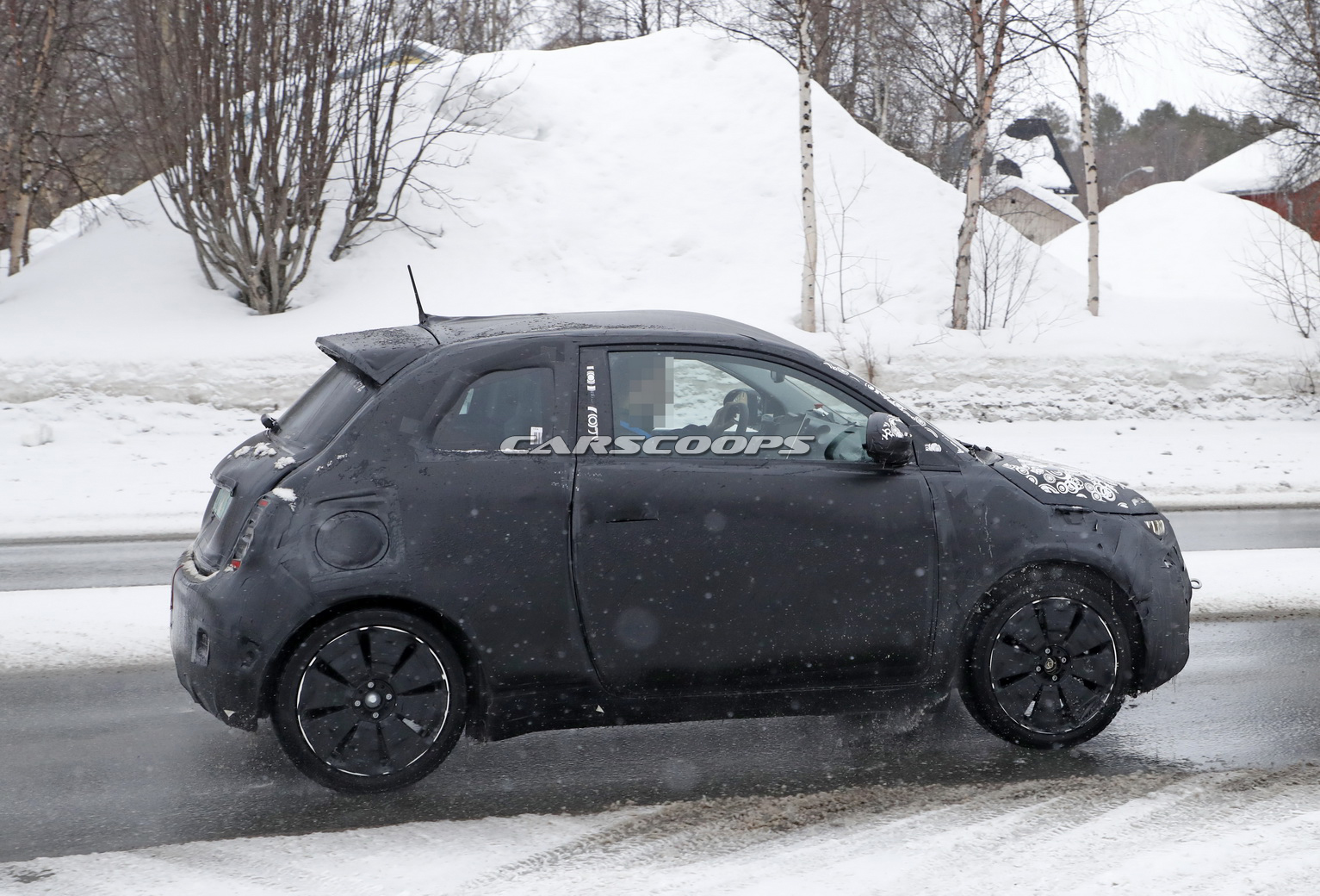 2021 Fiat 500e Electric City Car Gets Its Hard Top On