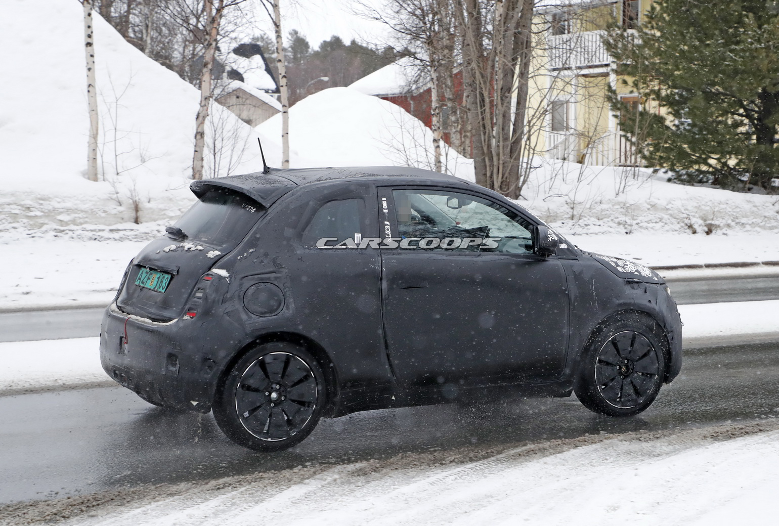 2021 Fiat 500e Electric City Car Gets Its Hard Top On