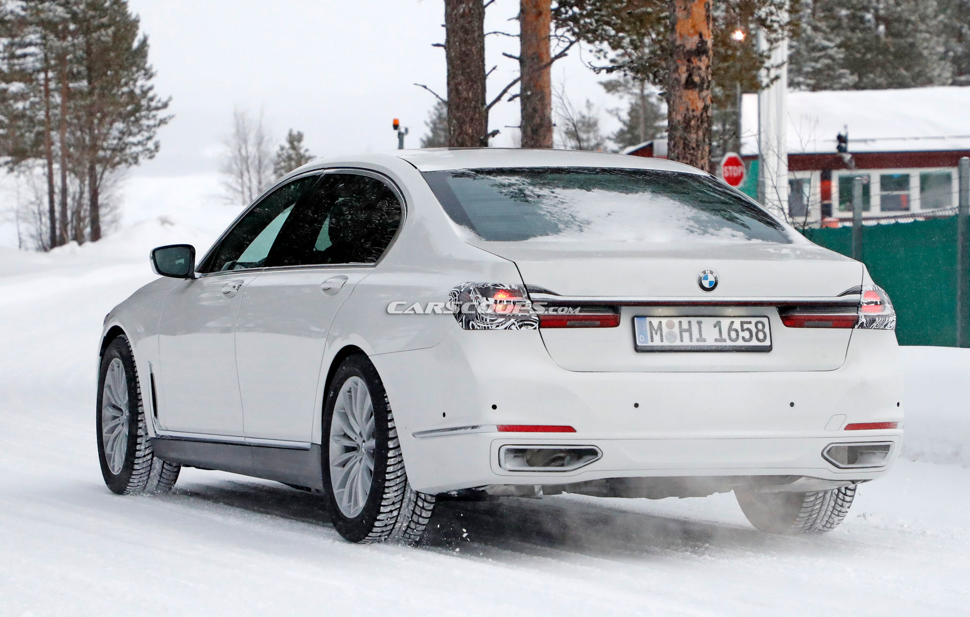 2022 BMW 7-Series Test Mule Spied, Will Get Petrol, Diesel, Hybrid, And All-Electric Versions