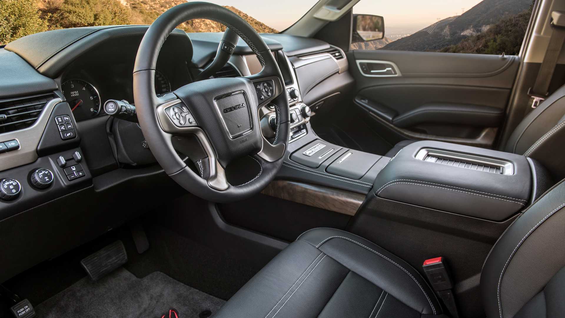 Callaway Showcases Its 560 HP Supercharged GMC Yukon