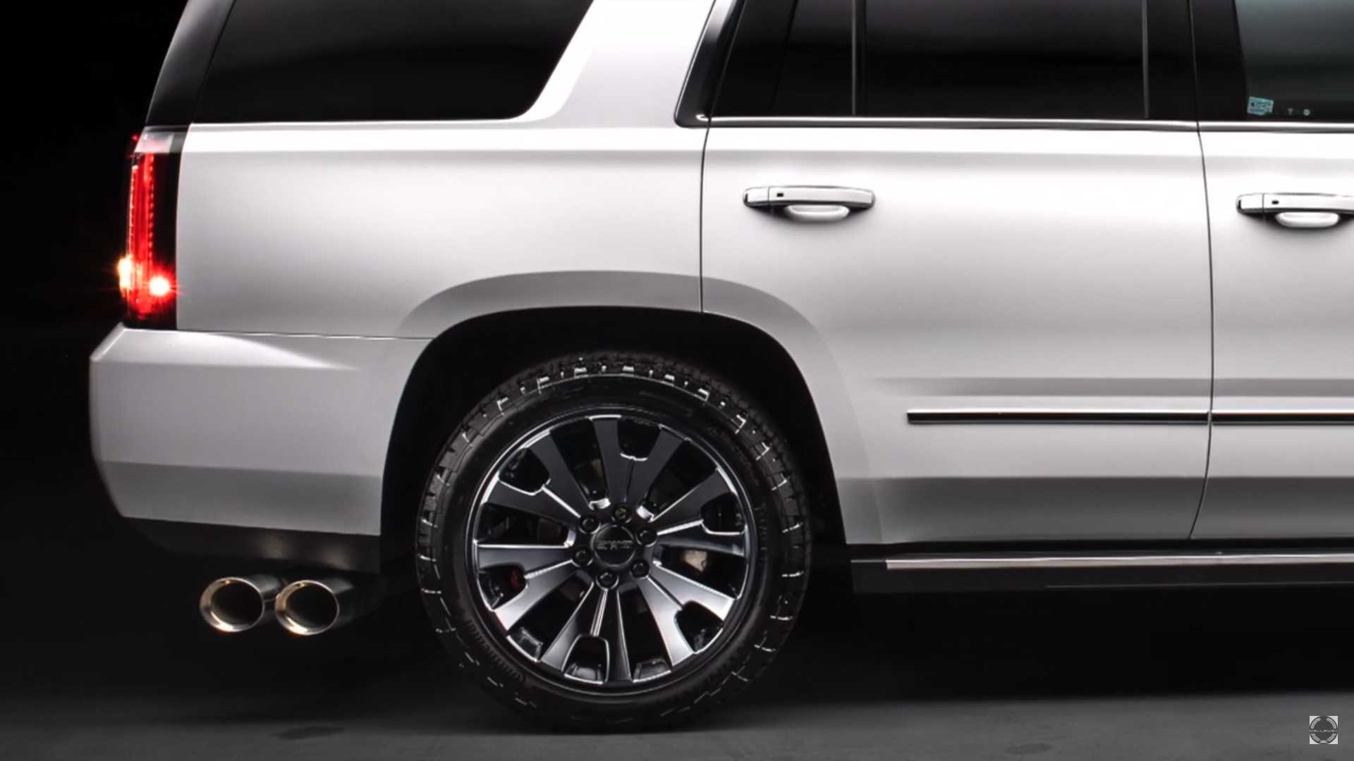 Callaway Showcases Its 560 HP Supercharged GMC Yukon