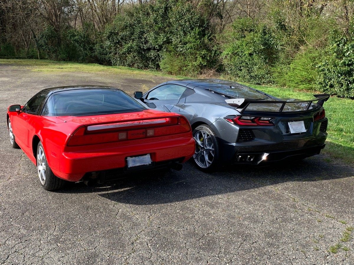 Mid-Engine Meetup Shows 2020 Corvette C8 Next To Original Acura NSX