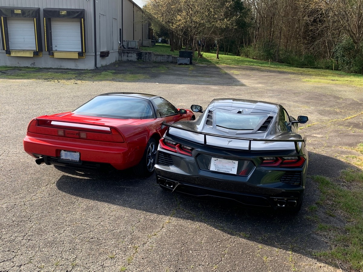 Mid-Engine Meetup Shows 2020 Corvette C8 Next To Original Acura NSX