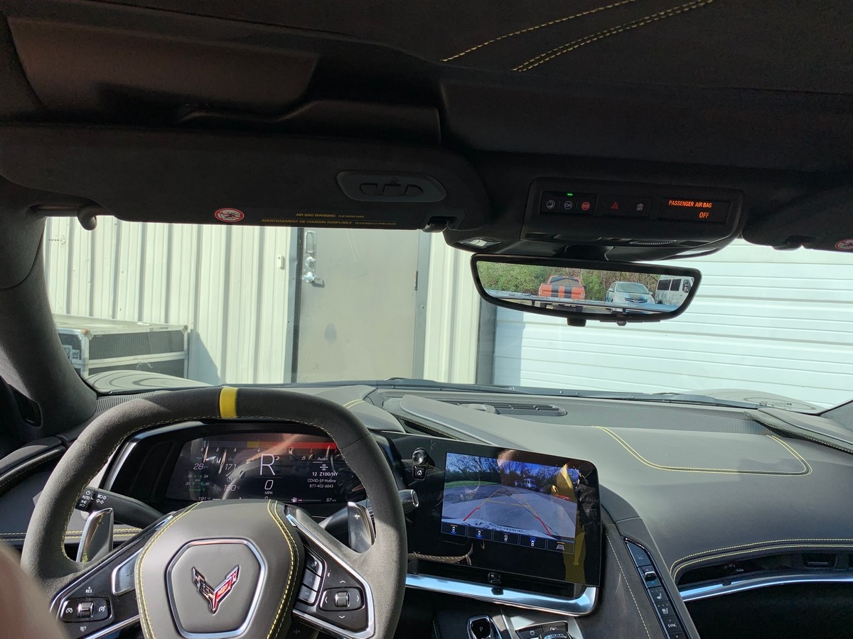 Mid-Engine Meetup Shows 2020 Corvette C8 Next To Original Acura NSX