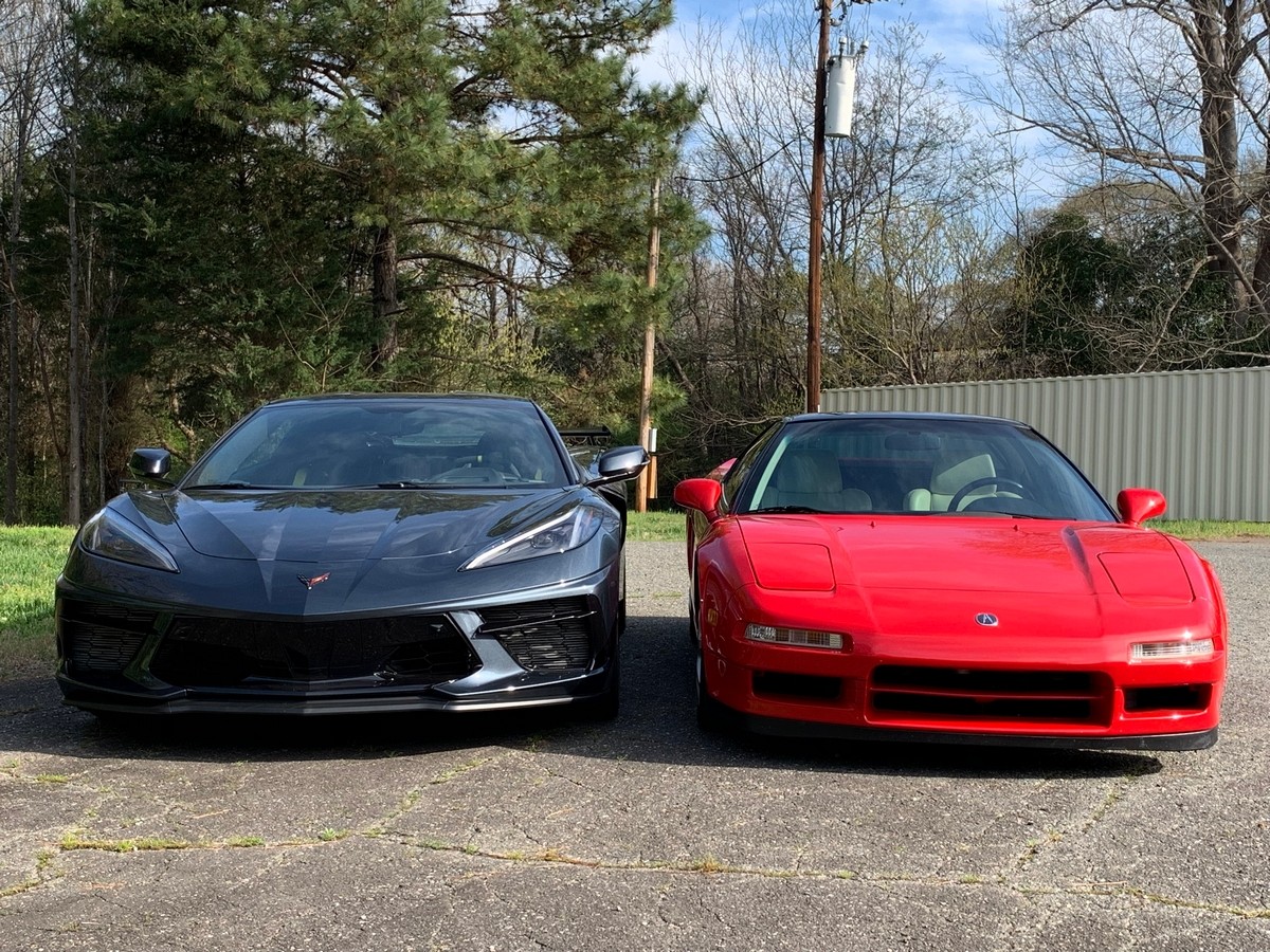Mid-Engine Meetup Shows 2020 Corvette C8 Next To Original Acura NSX