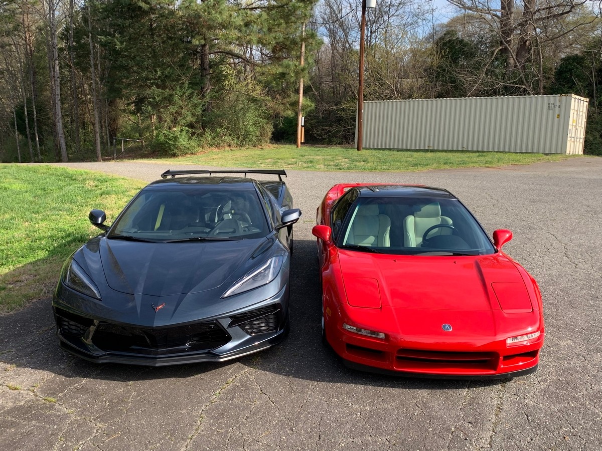Mid-Engine Meetup Shows 2020 Corvette C8 Next To Original Acura NSX