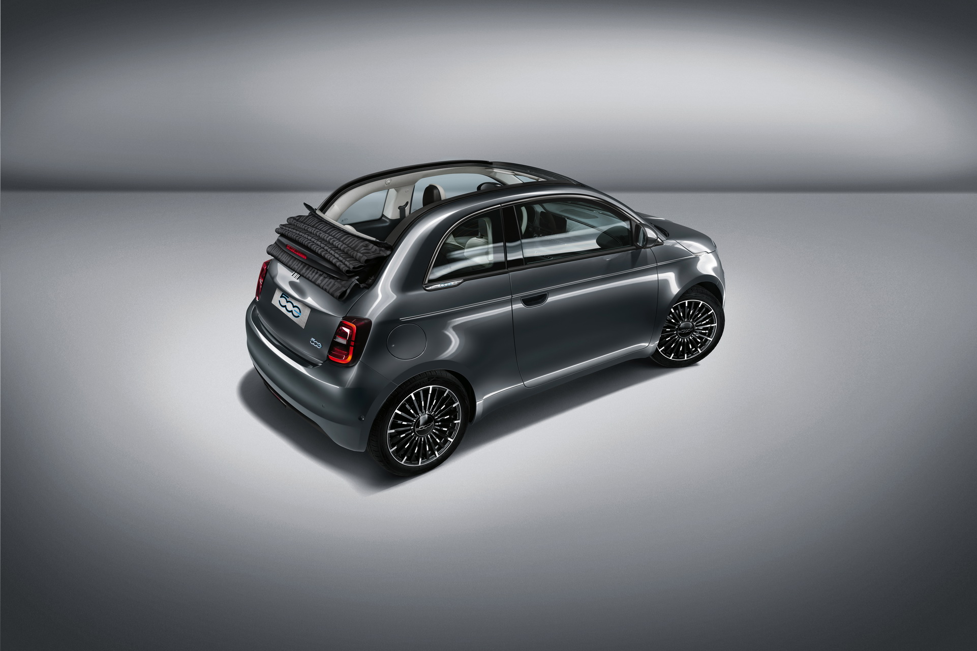 Official: New Fiat 500 Goes Full Electric With 199 Miles Range, U.S. Launch Unsure (85 Photos)