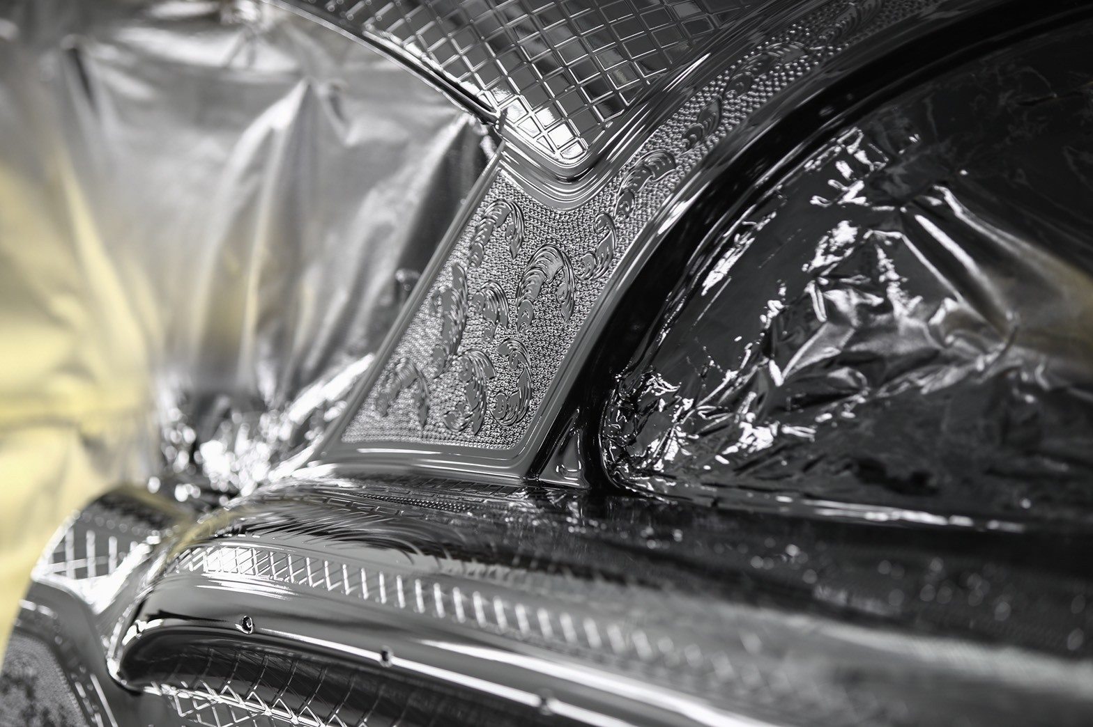 Kuhl Racing’s 1958 Chevrolet Impala Has An Amazing Metal Engraving Paint Finish