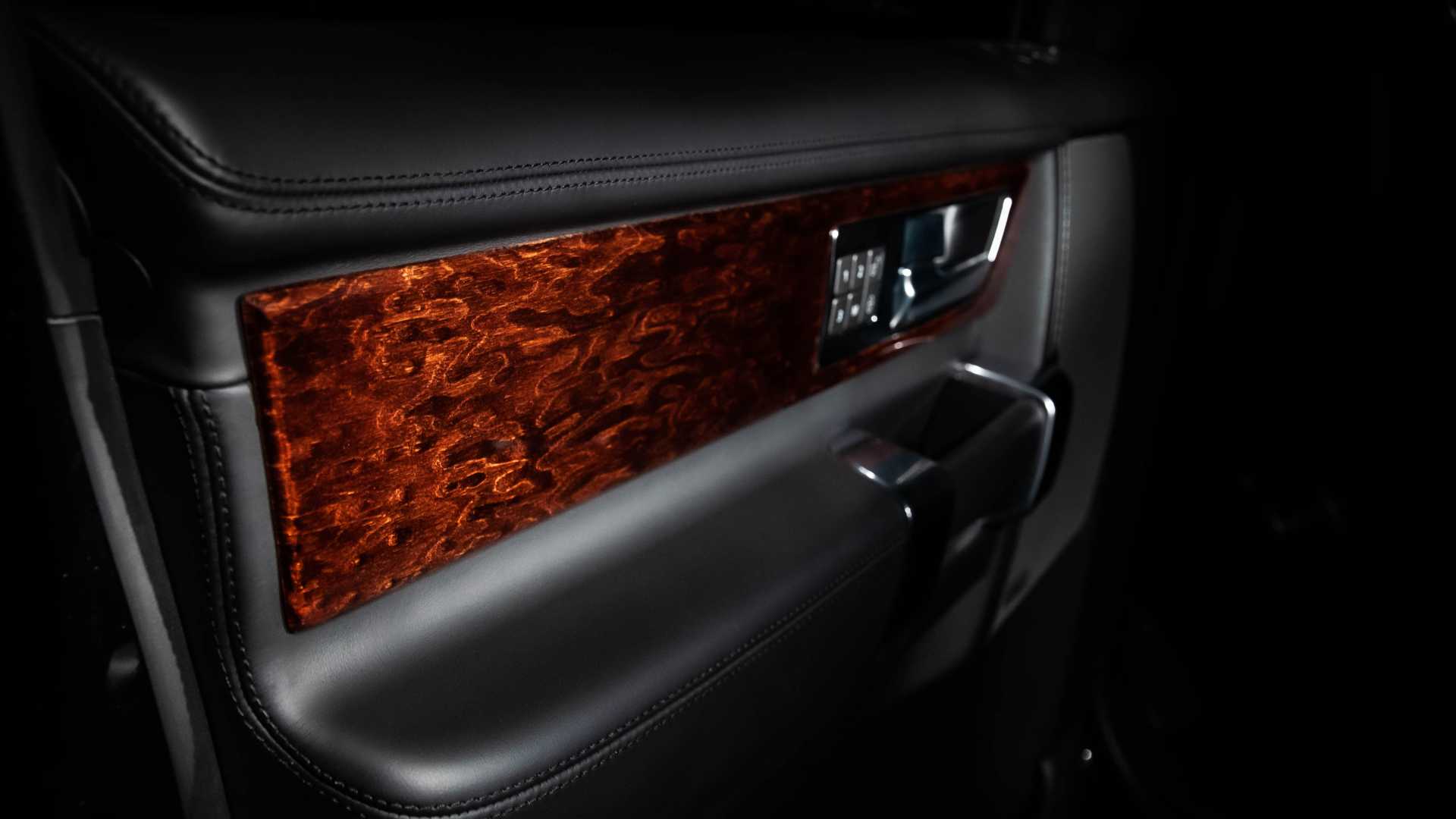 Vilner Gives An Older Land Rover Discovery A Range Rover-Worthy Makeover