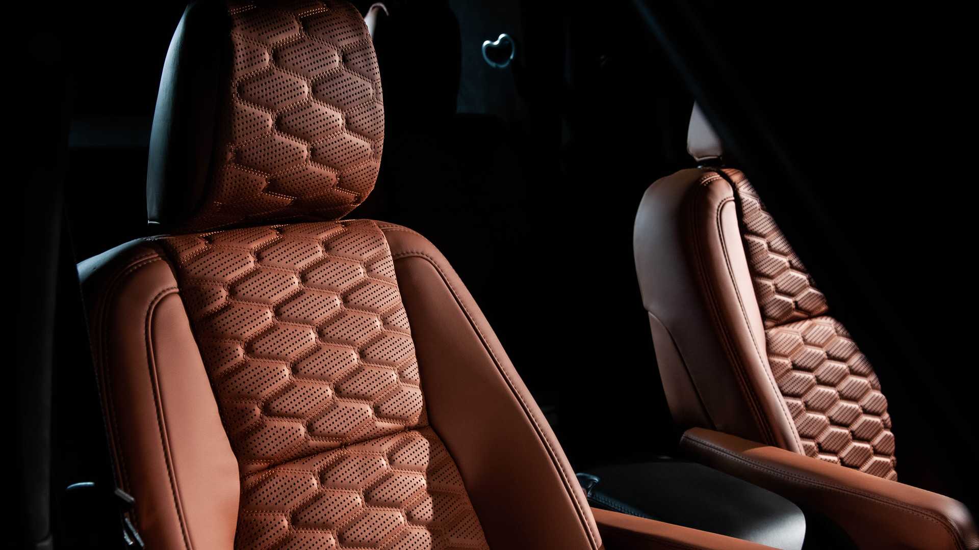 Vilner Gives An Older Land Rover Discovery A Range Rover-Worthy Makeover