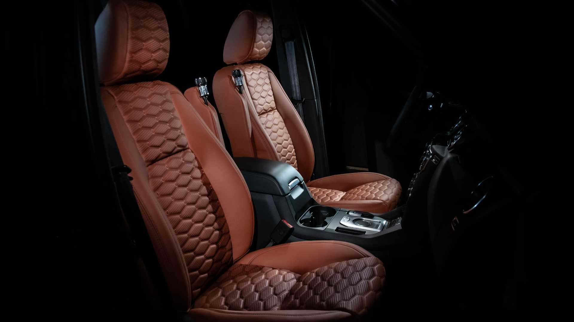 Vilner Gives An Older Land Rover Discovery A Range Rover-Worthy Makeover