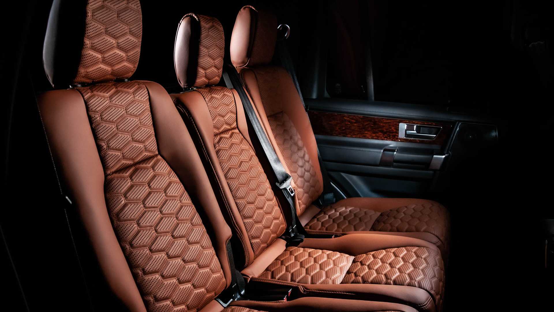 Vilner Gives An Older Land Rover Discovery A Range Rover-Worthy Makeover