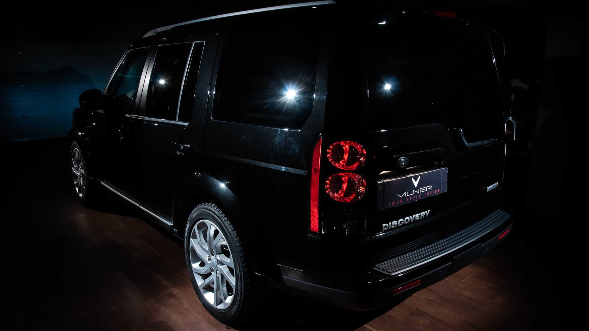 Vilner Gives An Older Land Rover Discovery A Range Rover-Worthy Makeover