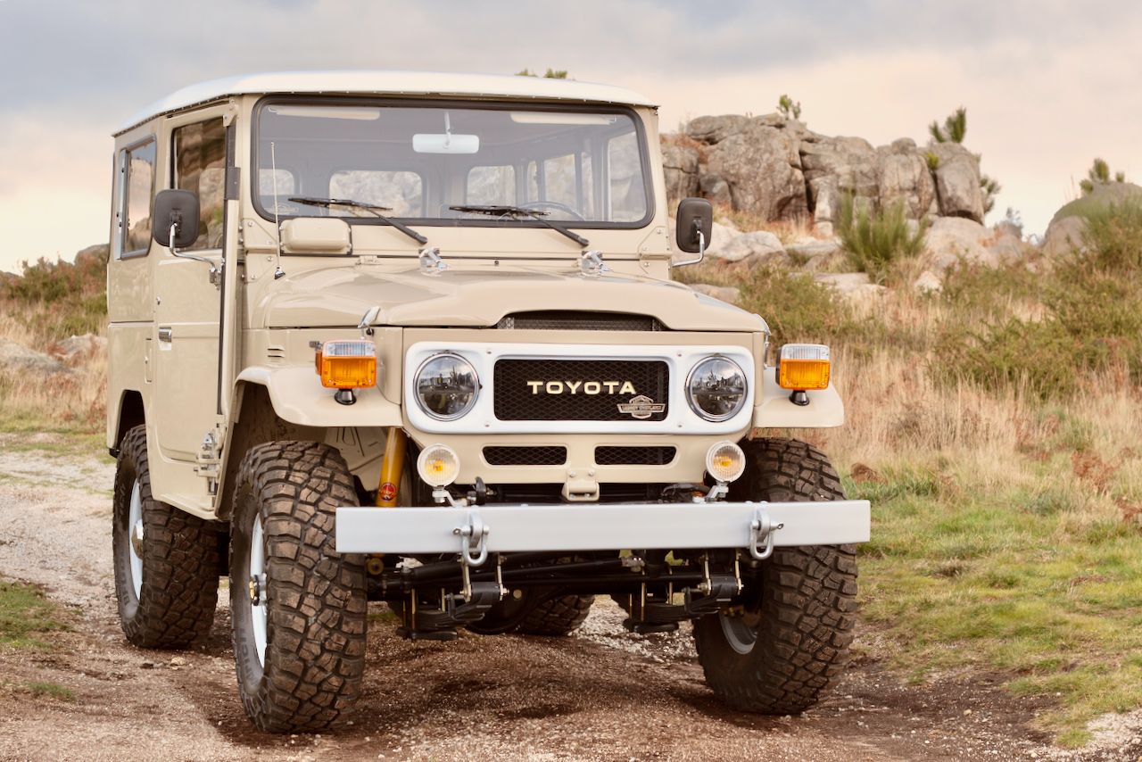 Legacy Overland’s Toyota Land Cruiser FJ40 Packs A Punch With GM’s 5.7L V8