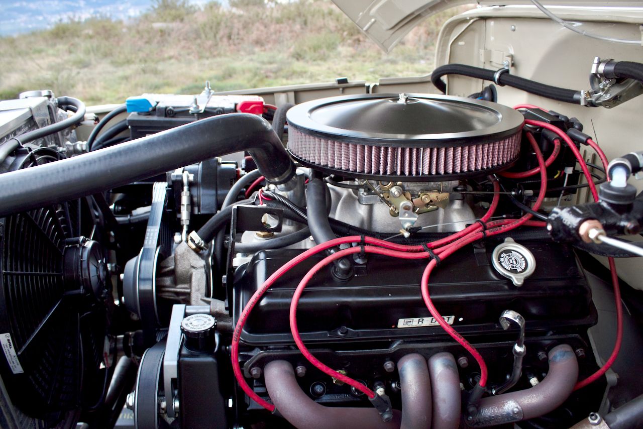 Legacy Overland’s Toyota Land Cruiser FJ40 Packs A Punch With GM’s 5.7L V8