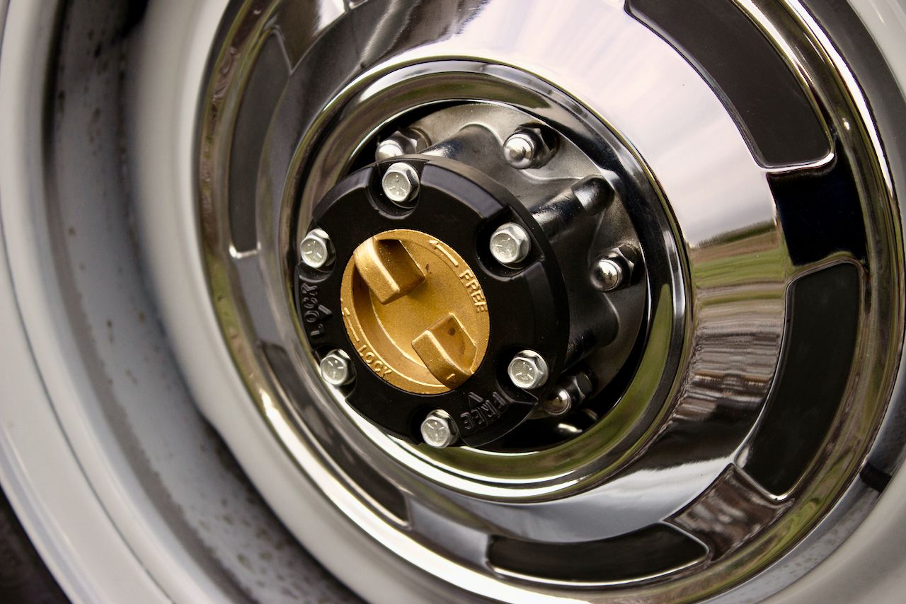 Legacy Overland’s Toyota Land Cruiser FJ40 Packs A Punch With GM’s 5.7L V8