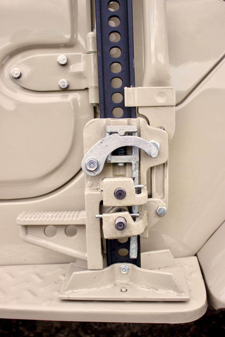 Legacy Overland’s Toyota Land Cruiser FJ40 Packs A Punch With GM’s 5.7L V8