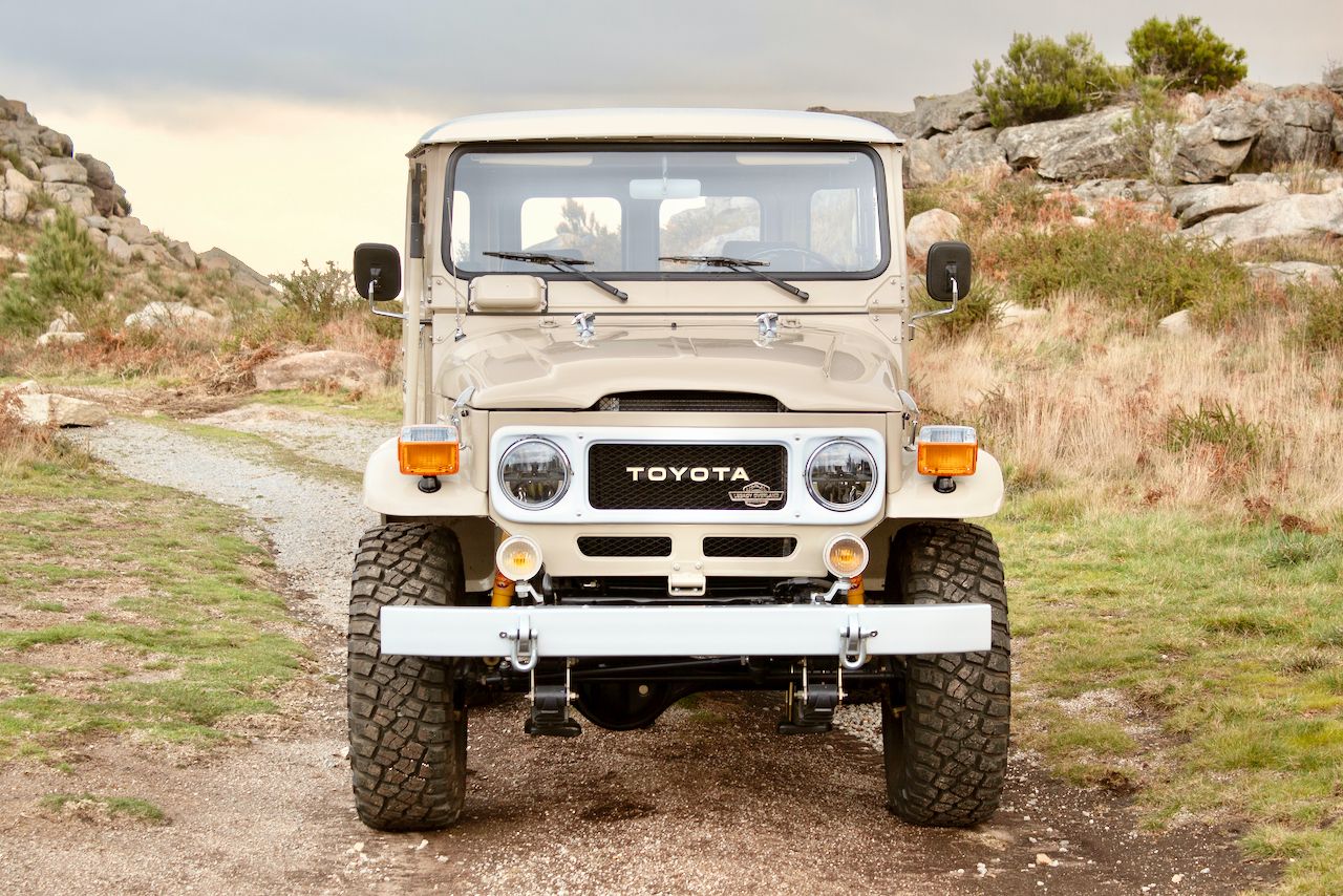 Legacy Overland’s Toyota Land Cruiser FJ40 Packs A Punch With GM’s 5.7L V8