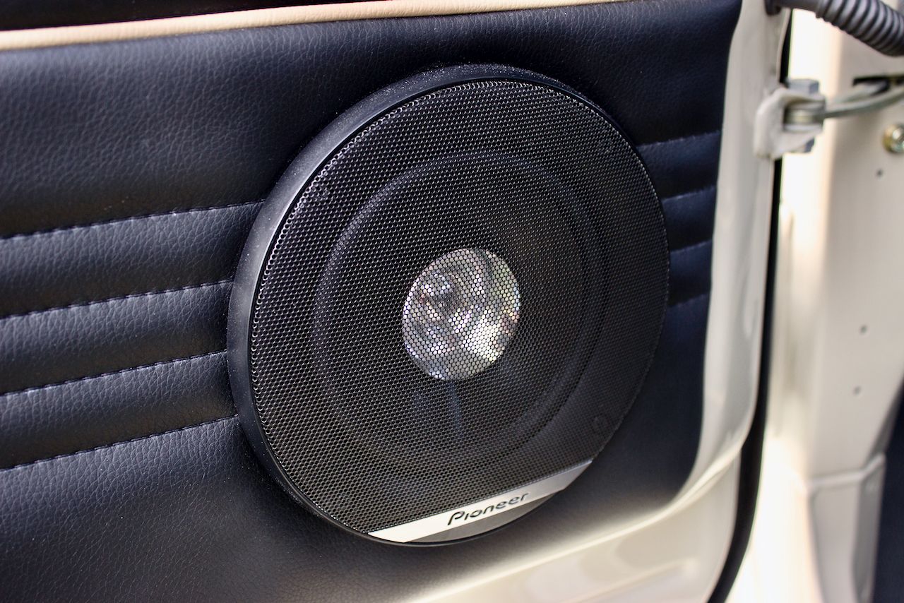 Legacy Overland’s Toyota Land Cruiser FJ40 Packs A Punch With GM’s 5.7L V8