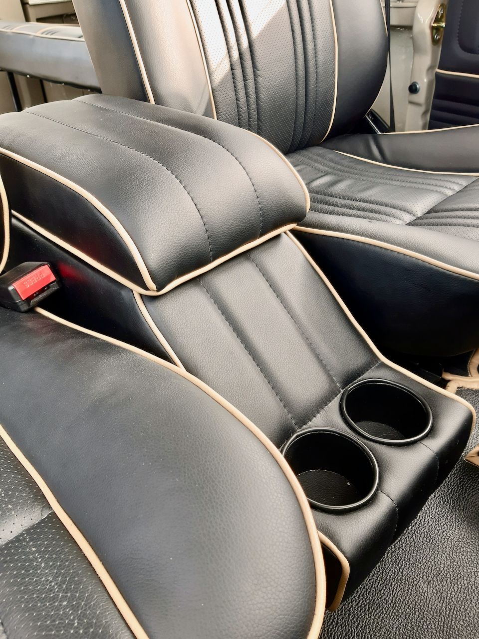 Legacy Overland’s Toyota Land Cruiser FJ40 Packs A Punch With GM’s 5.7L V8