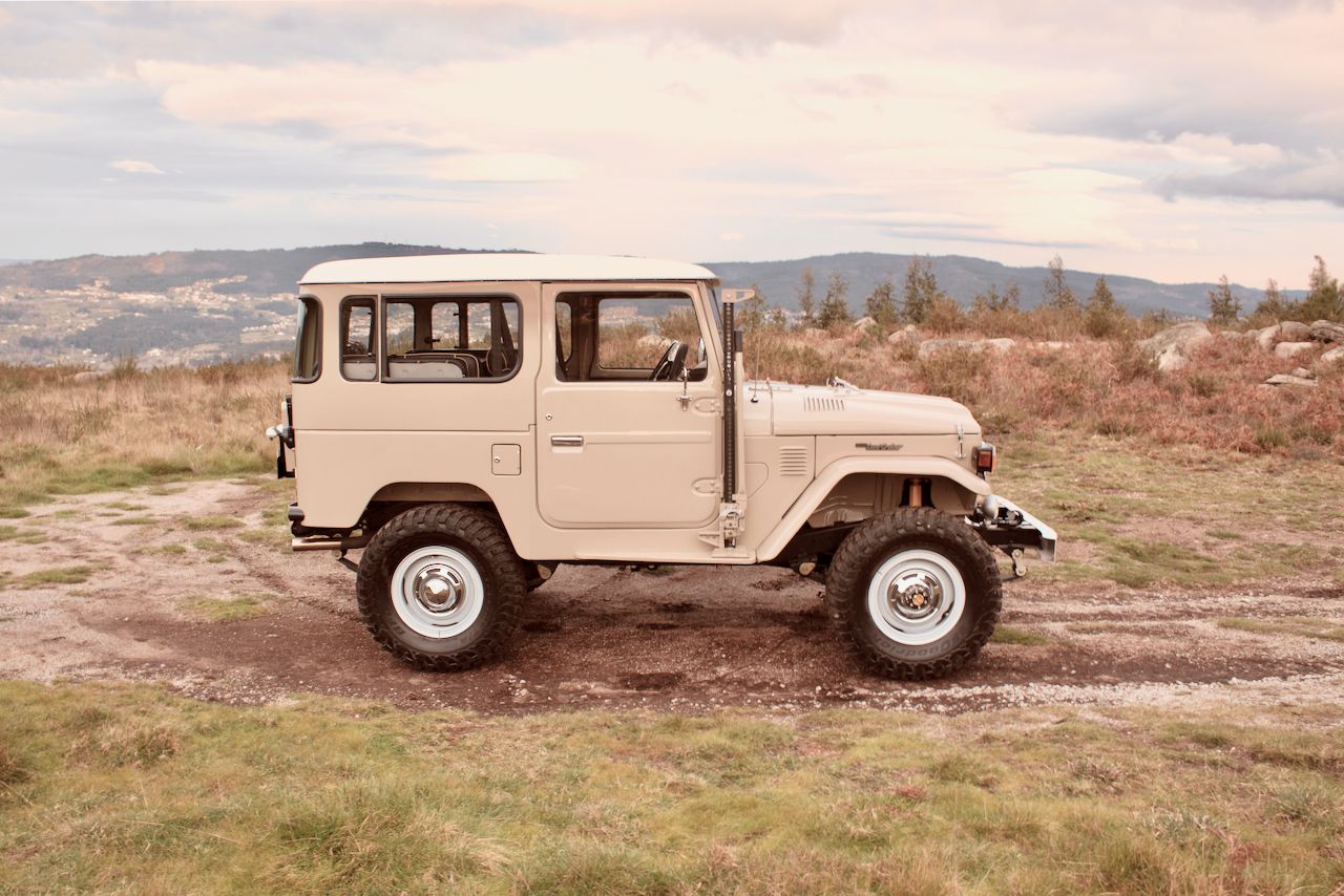 Legacy Overland’s Toyota Land Cruiser FJ40 Packs A Punch With GM’s 5.7L V8