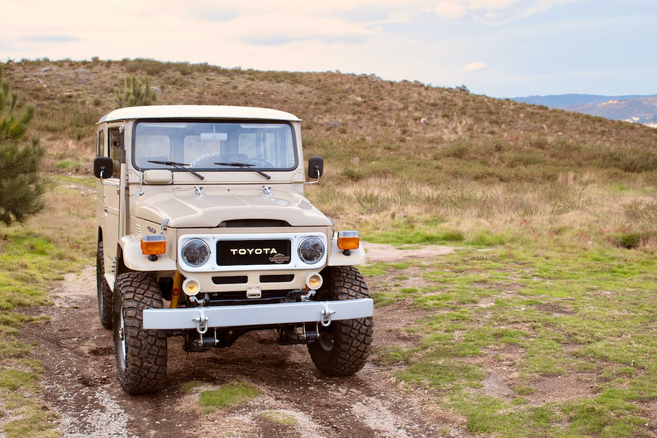 Legacy Overland’s Toyota Land Cruiser FJ40 Packs A Punch With GM’s 5.7L V8