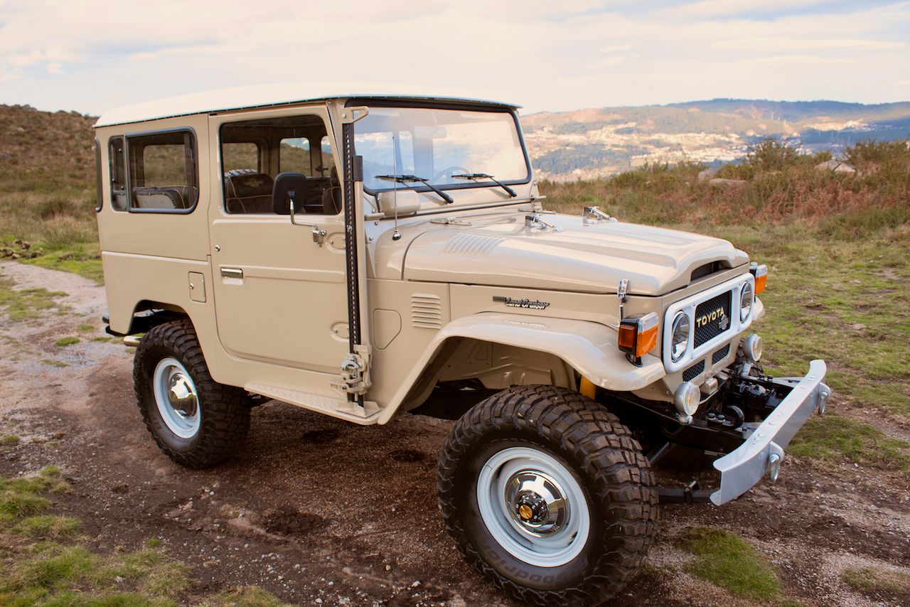 Legacy Overland’s Toyota Land Cruiser FJ40 Packs A Punch With GM’s 5.7L V8