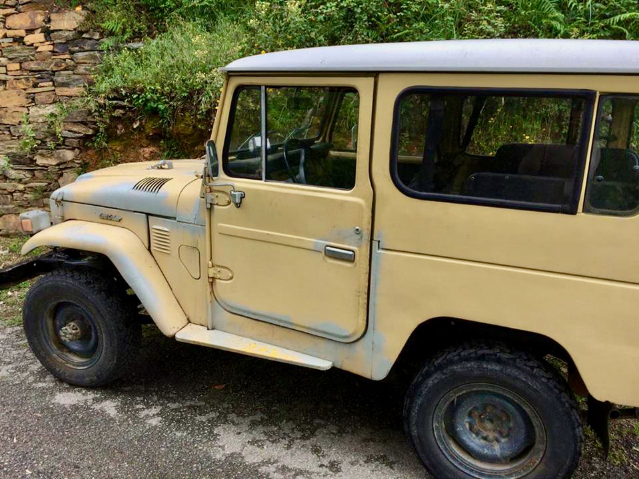 Legacy Overland’s Toyota Land Cruiser FJ40 Packs A Punch With GM’s 5.7L V8