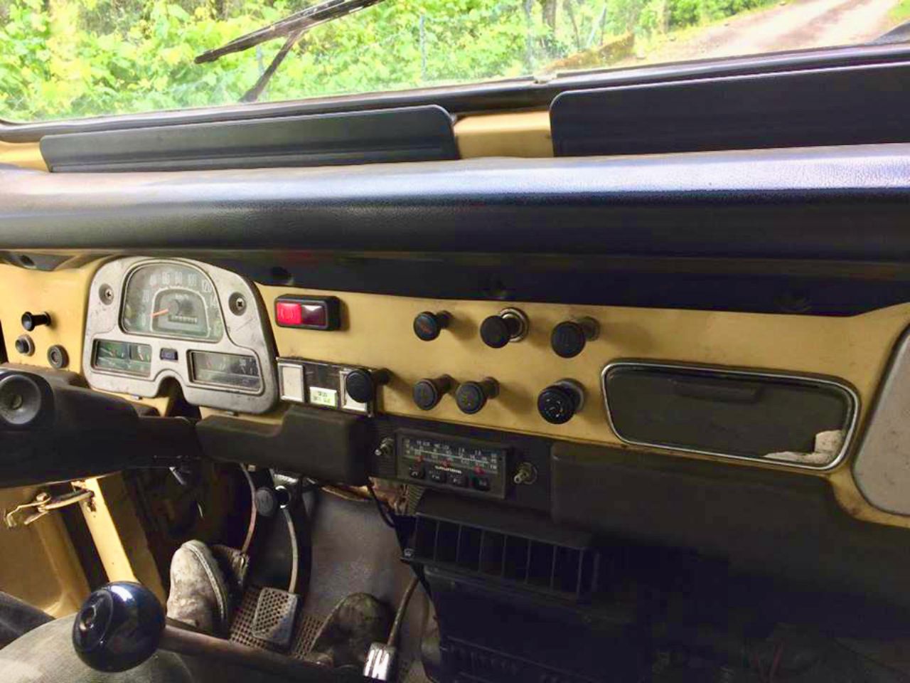 Legacy Overland’s Toyota Land Cruiser FJ40 Packs A Punch With GM’s 5.7L V8