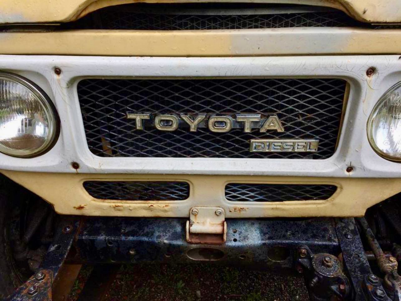 Legacy Overland’s Toyota Land Cruiser FJ40 Packs A Punch With GM’s 5.7L V8