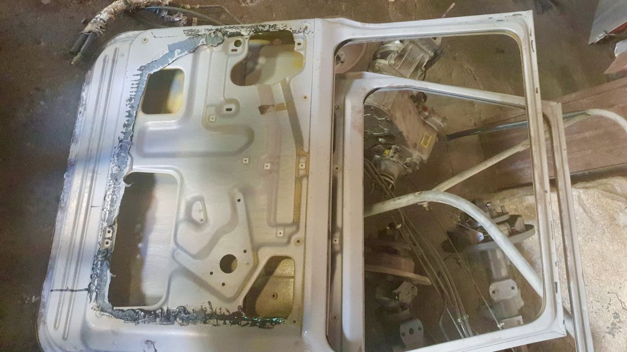 Legacy Overland’s Toyota Land Cruiser FJ40 Packs A Punch With GM’s 5.7L V8