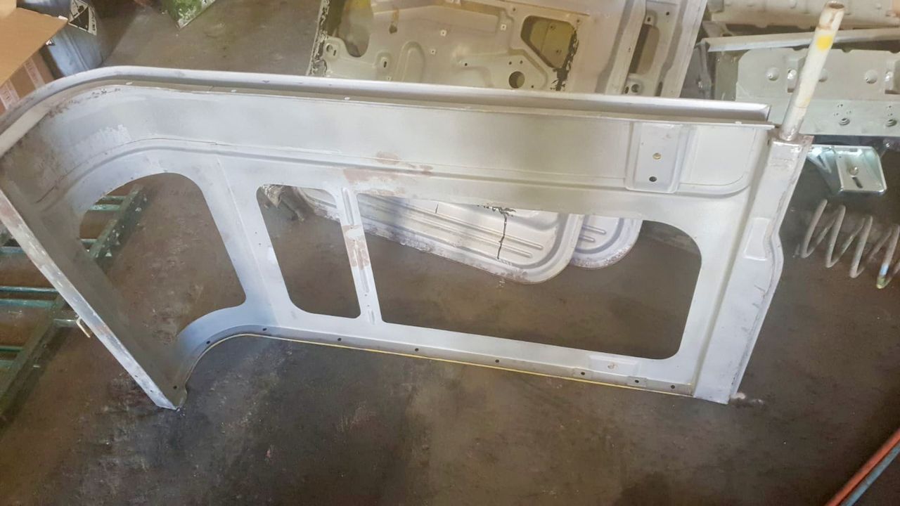 Legacy Overland’s Toyota Land Cruiser FJ40 Packs A Punch With GM’s 5.7L V8