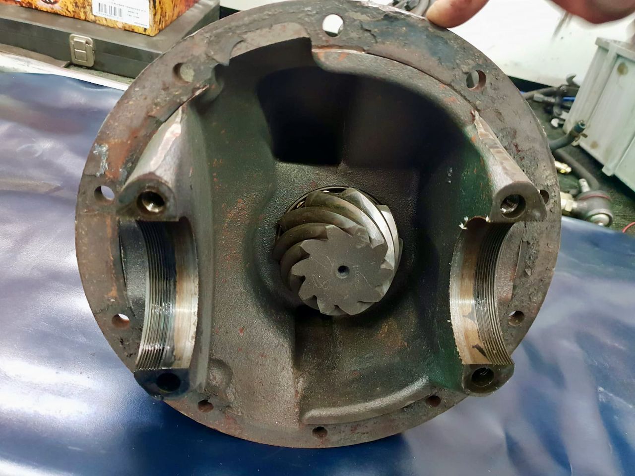 Legacy Overland’s Toyota Land Cruiser FJ40 Packs A Punch With GM’s 5.7L V8