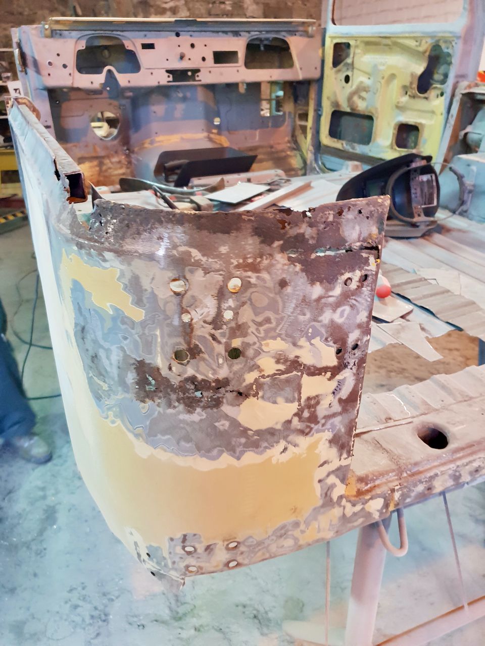 Legacy Overland’s Toyota Land Cruiser FJ40 Packs A Punch With GM’s 5.7L V8