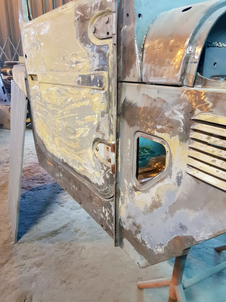 Legacy Overland’s Toyota Land Cruiser FJ40 Packs A Punch With GM’s 5.7L V8