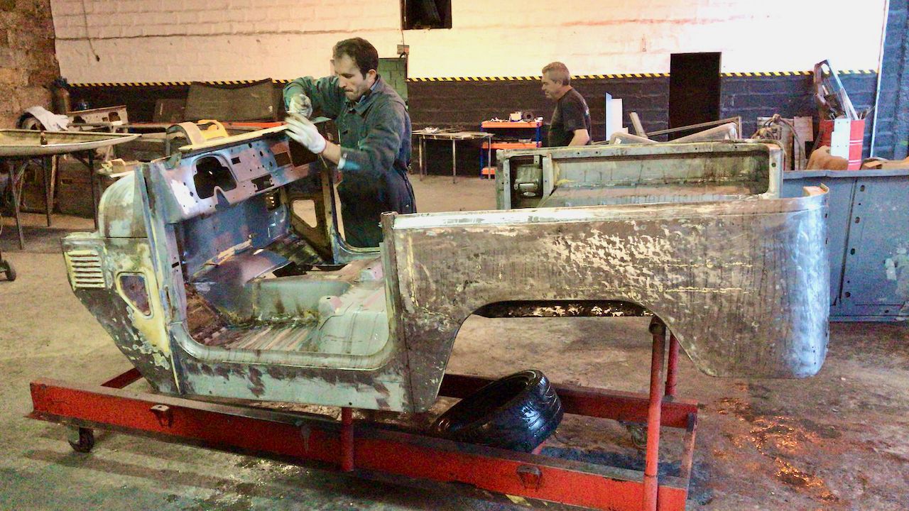 Legacy Overland’s Toyota Land Cruiser FJ40 Packs A Punch With GM’s 5.7L V8