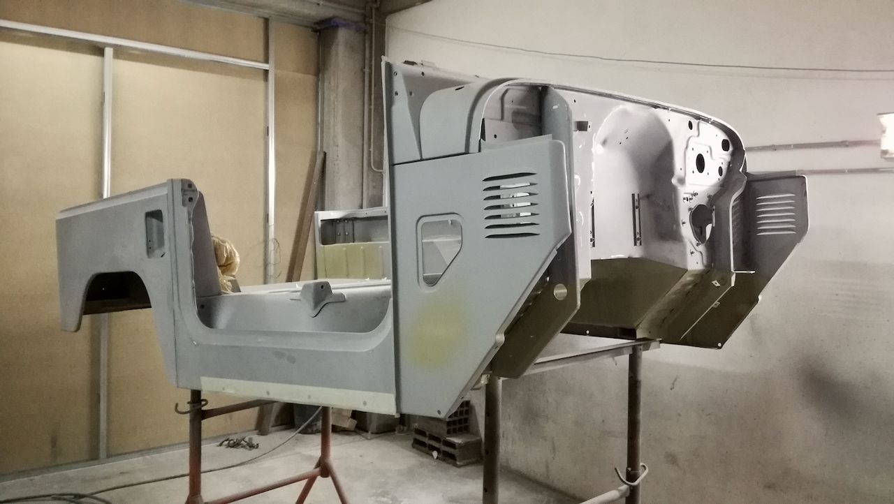 Legacy Overland’s Toyota Land Cruiser FJ40 Packs A Punch With GM’s 5.7L V8