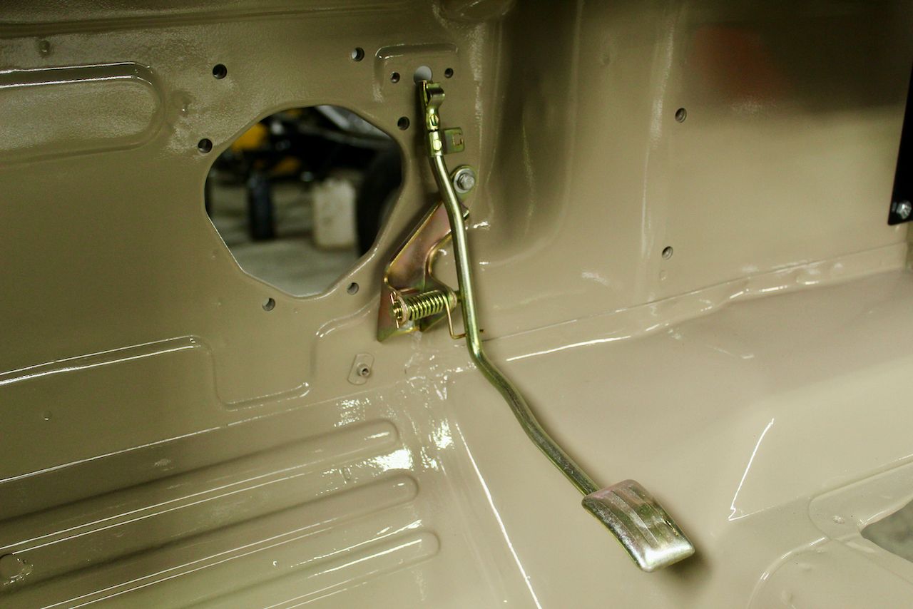 Legacy Overland’s Toyota Land Cruiser FJ40 Packs A Punch With GM’s 5.7L V8