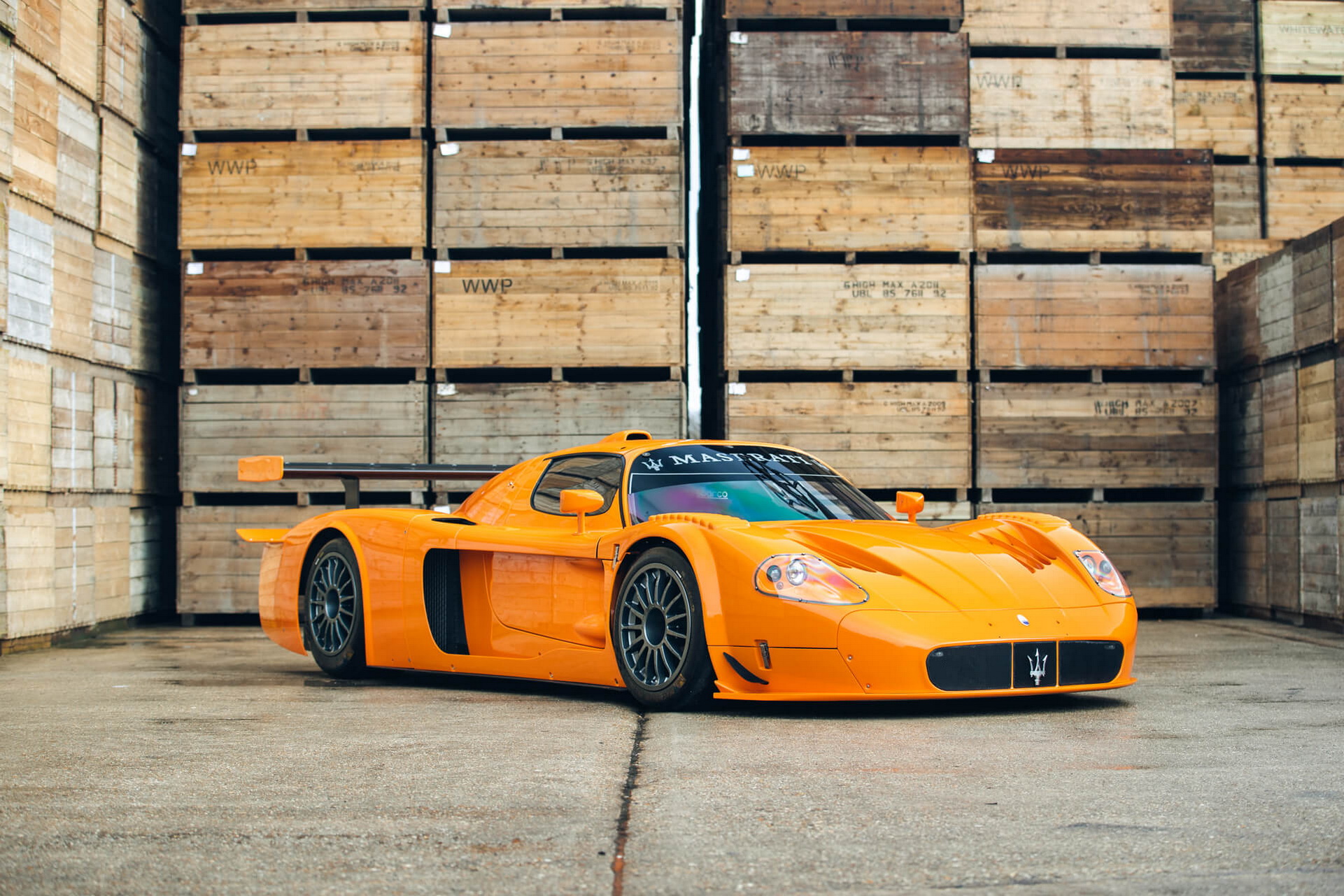 Maserati MC12 Corsa Is Ready To Scream At You With Its 755 HP V12 Race Engine