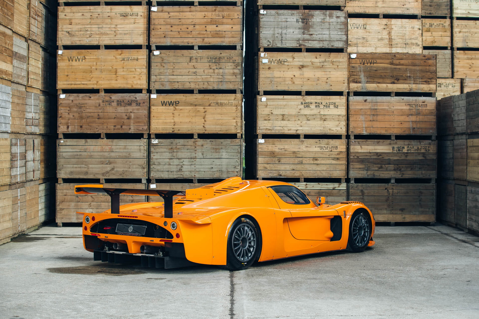 Maserati MC12 Corsa Is Ready To Scream At You With Its 755 HP V12 Race Engine