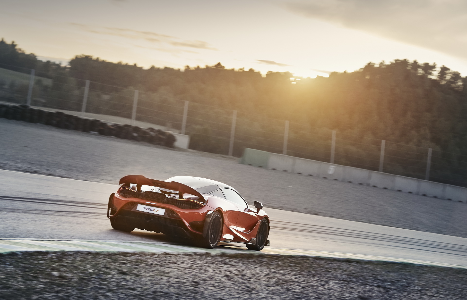 The McLaren 765LT Is A Lightweight Heart-Throb With An Active Rear Wing And A 755 HP Twin-Turbo V8