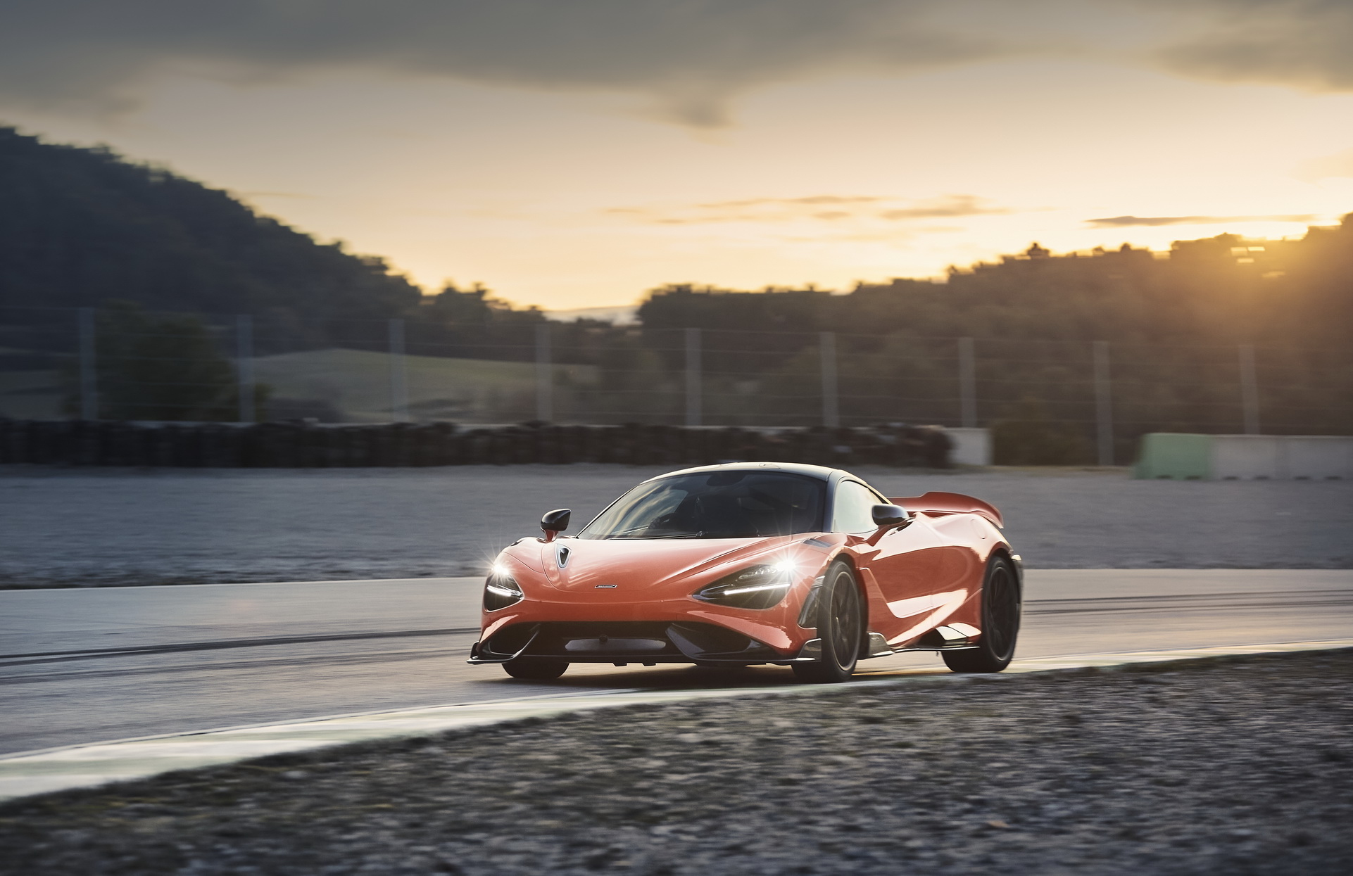The McLaren 765LT Is A Lightweight Heart-Throb With An Active Rear Wing And A 755 HP Twin-Turbo V8