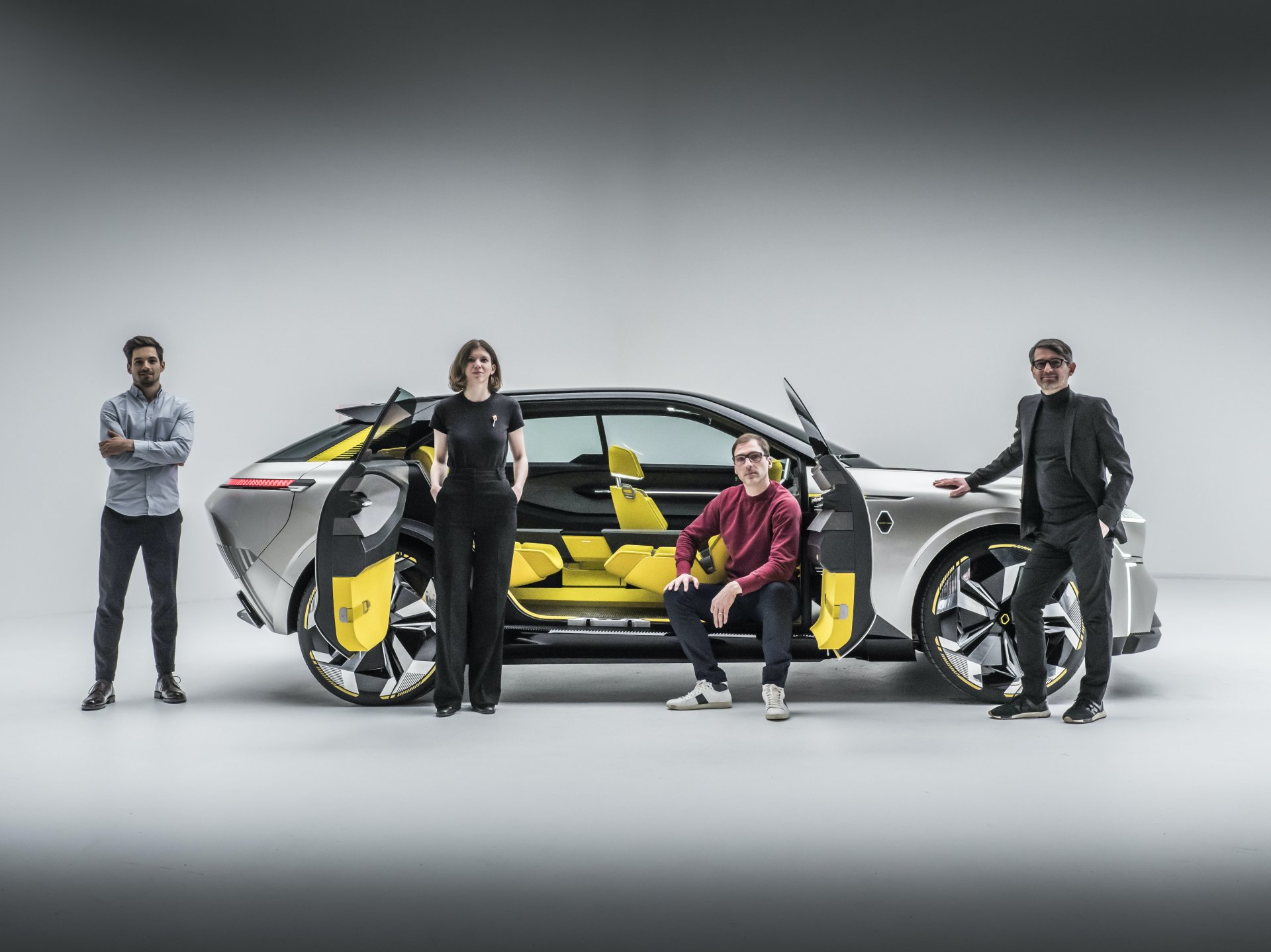 Renault Morphoz Unveiled As The Shape-Shifting Electric Crossover Of The Future