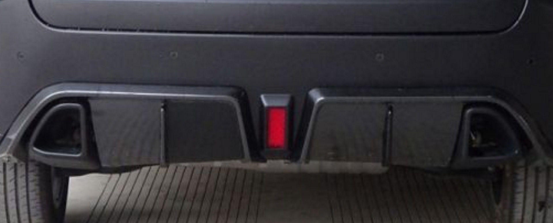 WEY VV7 GT Pro Is An Intriguing Gloss And Matte Black Crossover