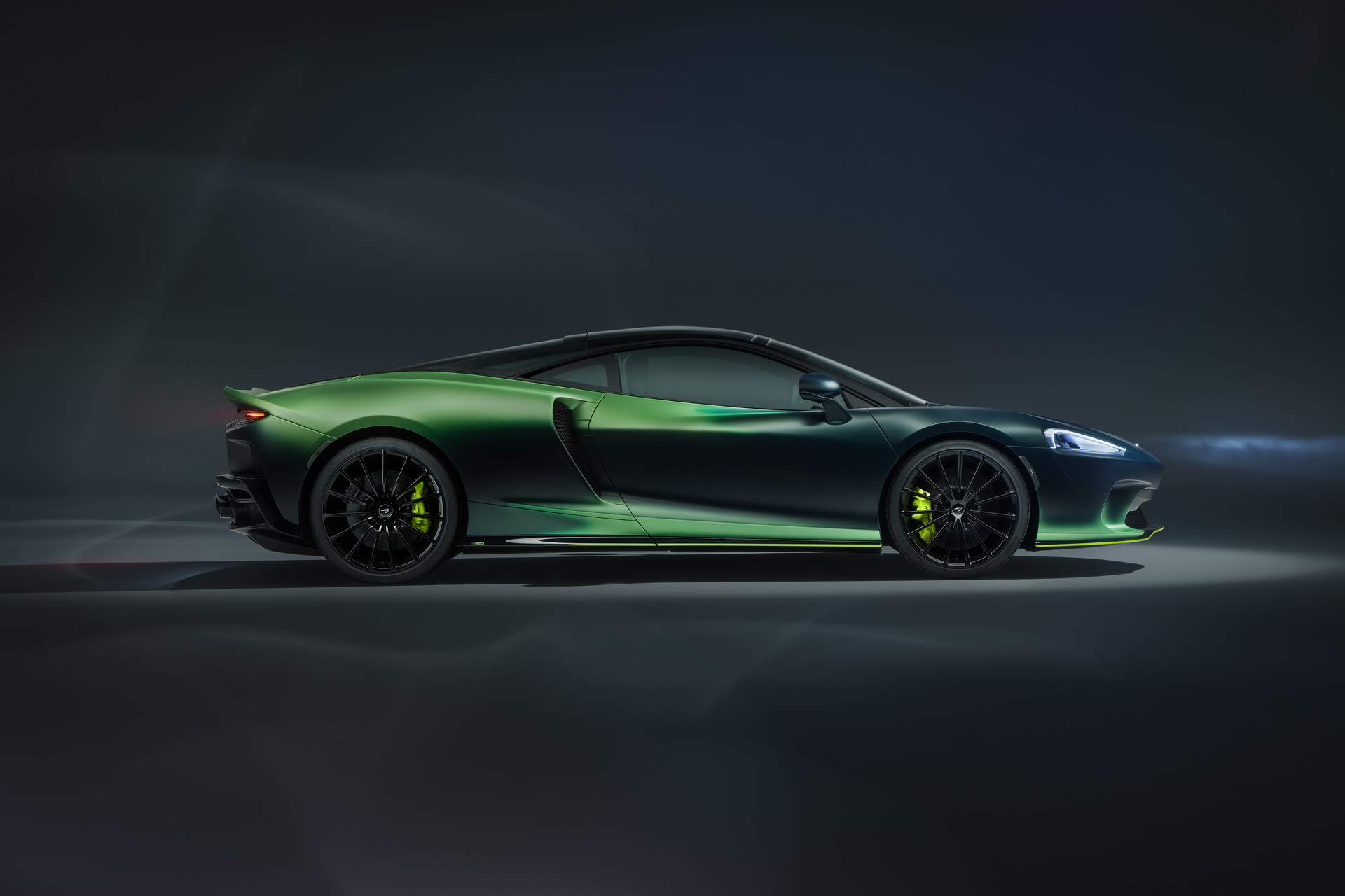 McLaren GT By MSO Stuns With New Tri-Tone Verdant Theme