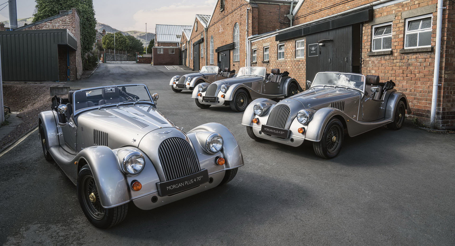 Morgan Builds A Handful Of Its Last Ladder Chassis Plus 4 Before