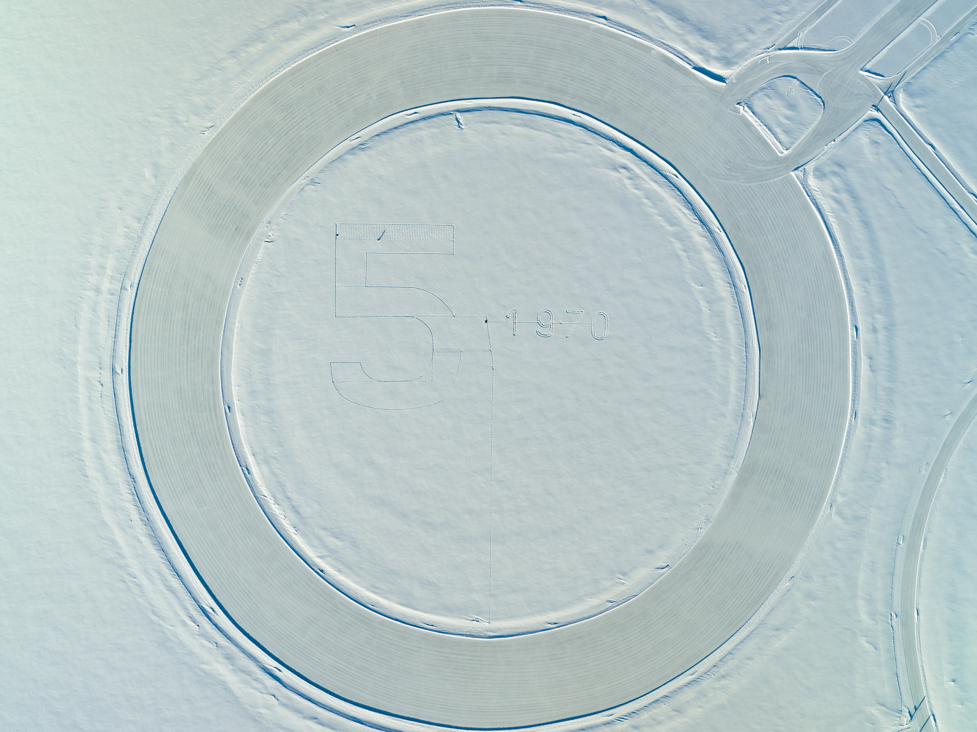 This Is How JLR Celebrates 50 Years Of Range Rovers, In Style!