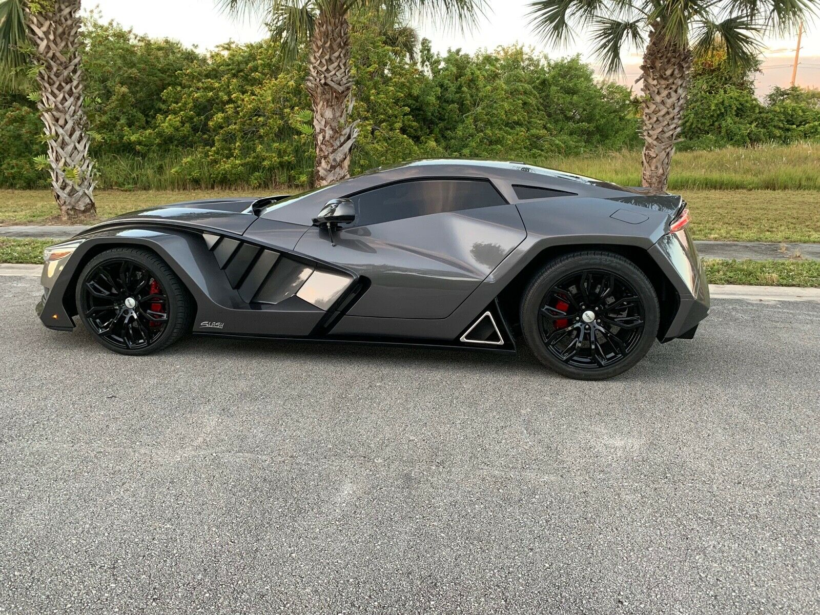 Maker Of The Joker’s Car In Suicide Squad Has This Dark Slash Kit Car For Sale