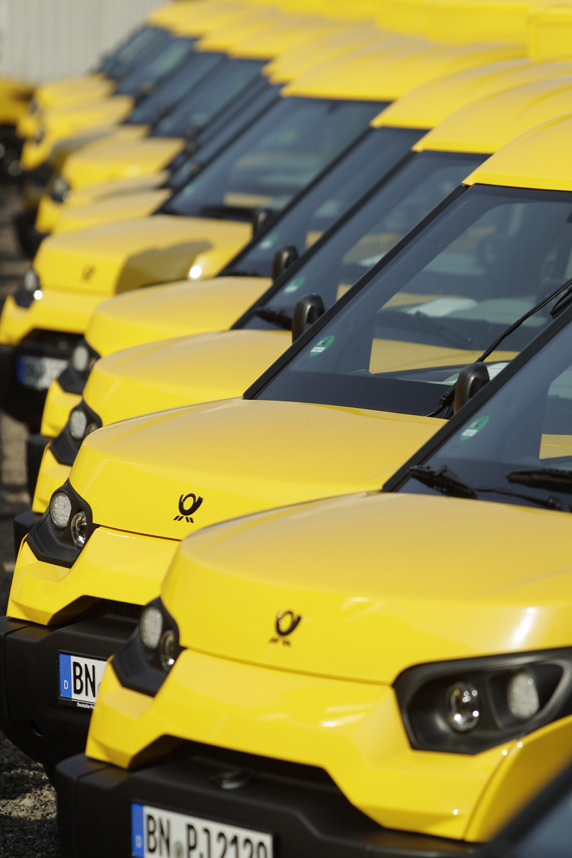 Germany’s DHL Pulls The Plug Off Electric Delivery Van Venture